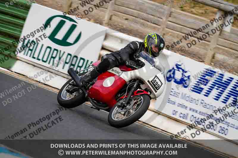 Vintage motorcycle club;eventdigitalimages;mallory park;mallory park trackday photographs;no limits trackdays;peter wileman photography;trackday digital images;trackday photos;vmcc festival 1000 bikes photographs